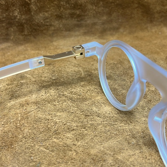 Clear Lens Non-Prescription Glasses - Picture 7 of 8